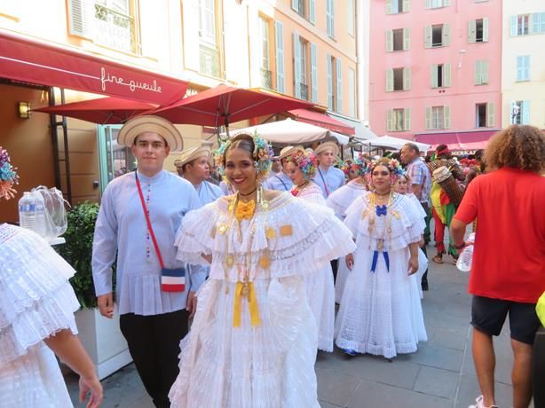 Nizza, la Farandole entra nel vivo: due serate al Théâtre de Verdure (Video e foto)