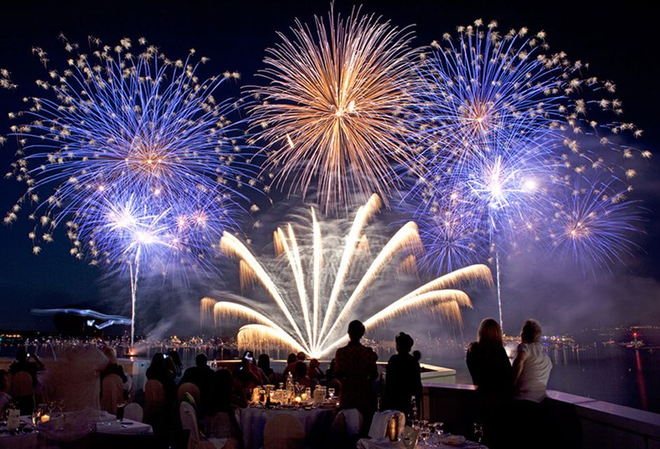 “Ode à la vie”, questa sera torna il Festival International d’Art Pyrotechnique di Cannes