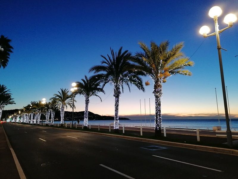 Nizza: il Natale è all’insegna di luci e colori (Foto)