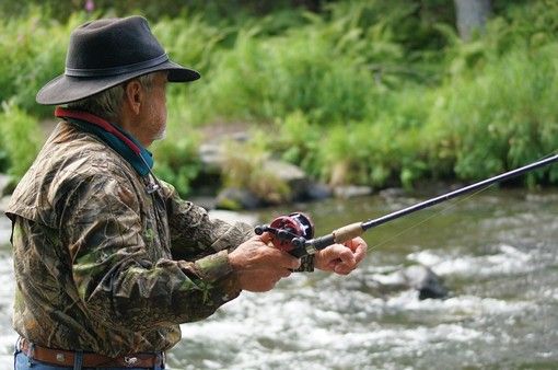 Francia: si é riaperta la pesca alla trota, un momento atteso dagli appassionati della canna e della lenza.