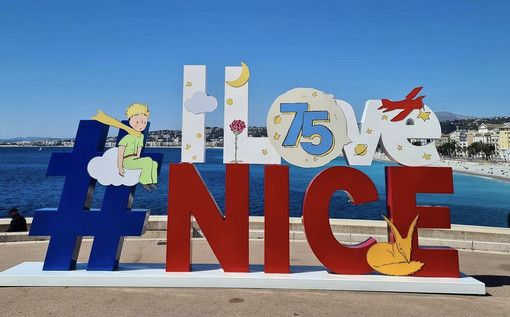Oggi la pattuglia acrobatica sorvola Nizza