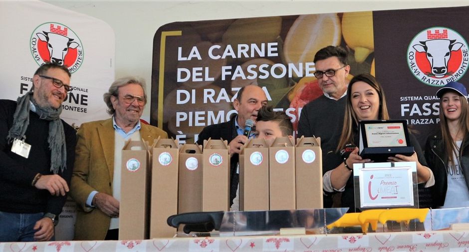 Trinità (CN): grande successo per la nona edizione del Campionato nazionale di Battuta al Coltello e per la prima edizione del premio Traveleat alla migliore comunicazione. (Fotogallery)