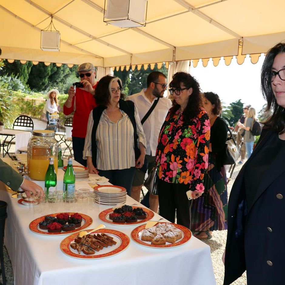 Alassio, fiori eduli anche in Villa della Pergola (FOTO)