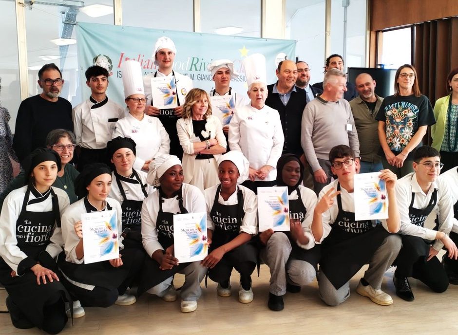 Alassio si è concluso fra gli applausi del numeroso pubblico il contest “Metti un Fiore nel piatto” organizzato dall’Istituto Alberghiero ed inserito nel Festival della Cucina con I Fiori