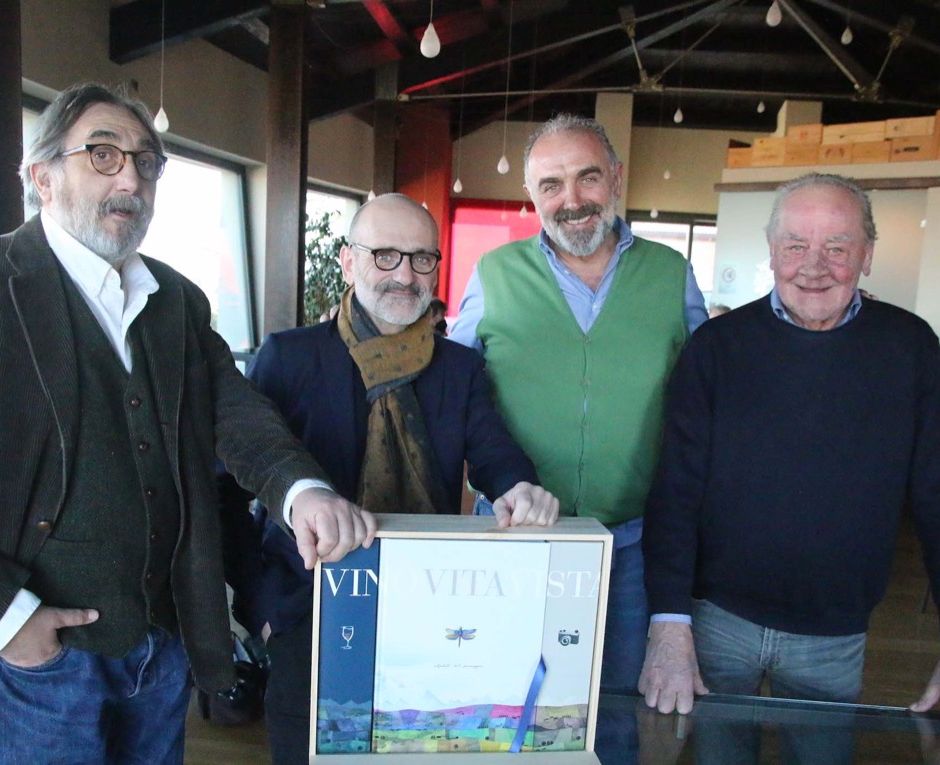 Monforte d’Alba (CN): la cantina Conterno Fantino festeggia i primi quarant’anni col progetto artistico “Vino Vita Vista” [FOTO]