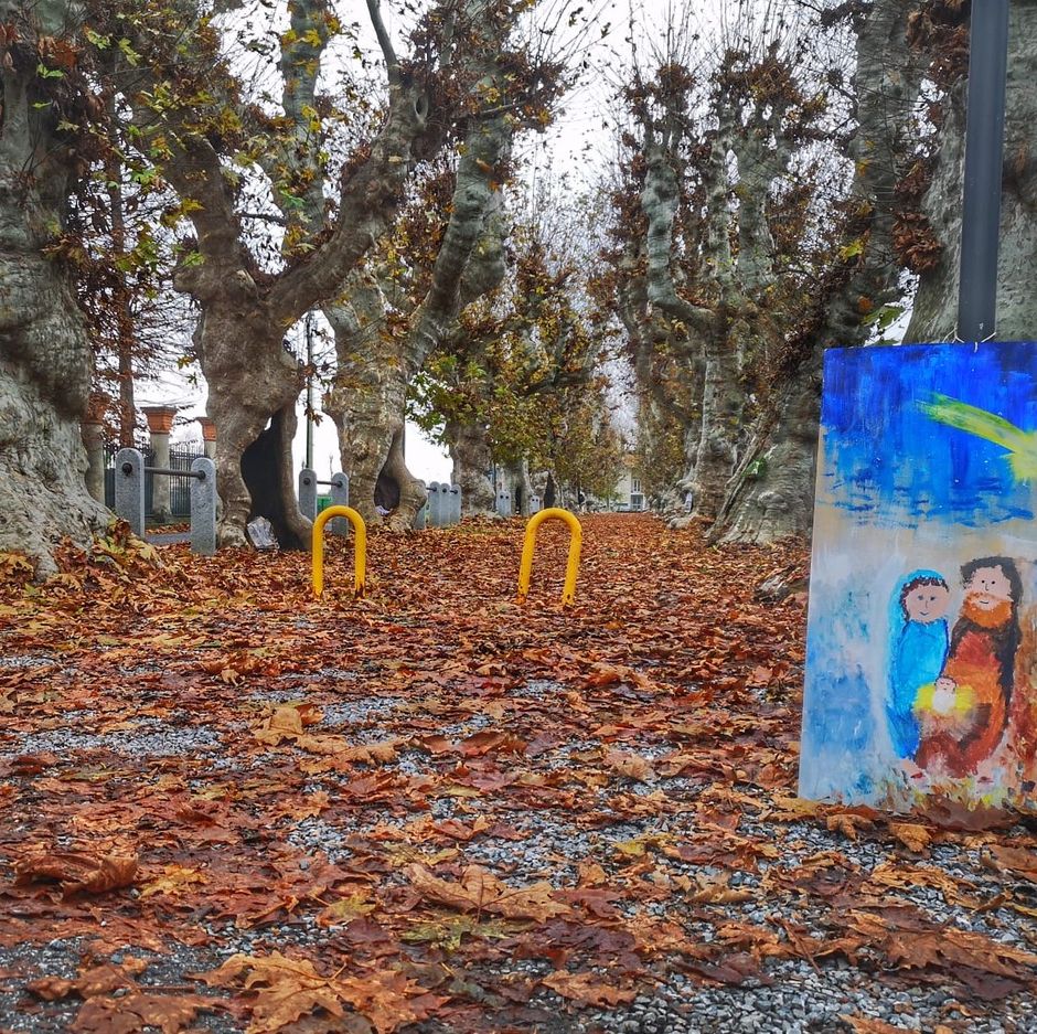 Cherasco, tanti presepi da visitare (e votare) lungo il viale Napoleonico
