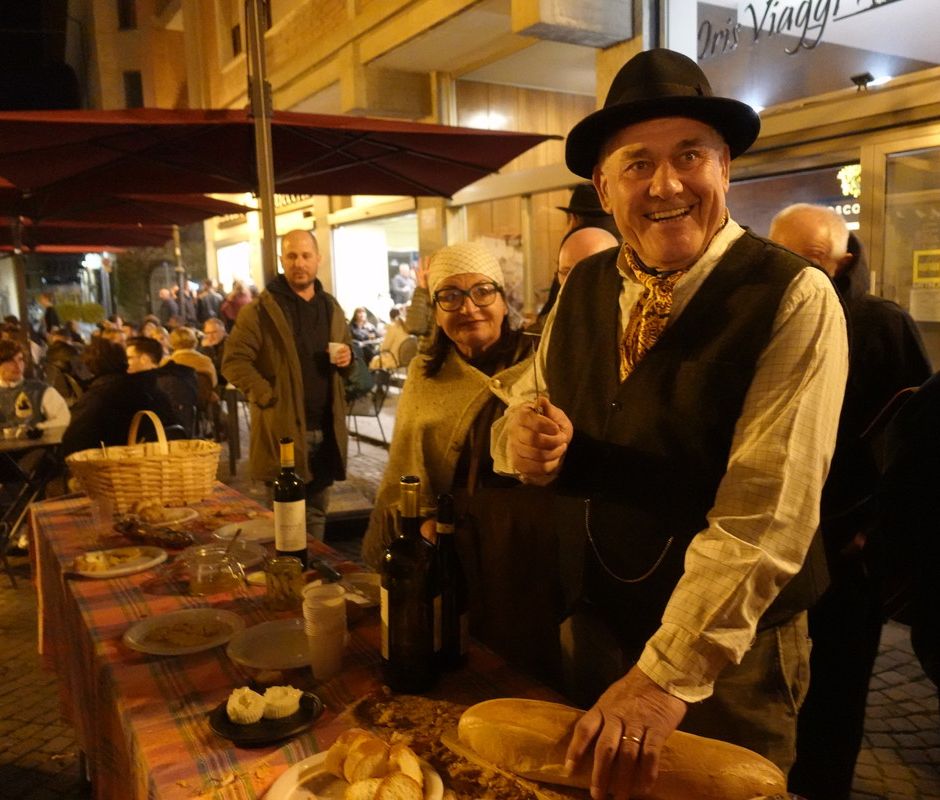 Bra: cibo e buon vino con i “fratucin”, aspettando l’appuntamento del 25 marzo a Sanfrè