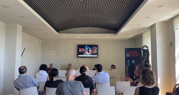A Mondovì torna il Festival Piazza di Circo: l'edizione 2022 porta l'arte in tre piazze e per la prima volta la magia dello chapiteau