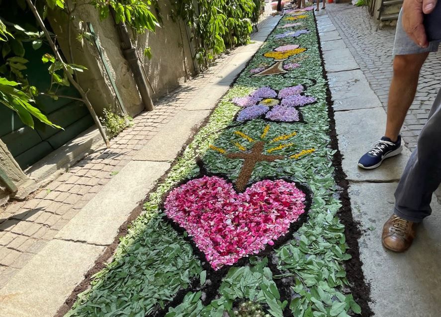 Cuneo Illuminata In Fior: tutto pronto per  l'infiorata e la processione della Madonna del Carmine