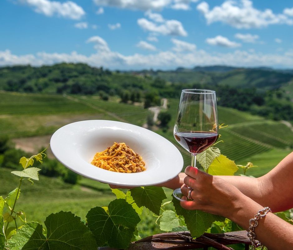 Da aprile a ottobre 2022 boom di arrivi e presenze in Piemonte. Superati i numeri pre pandemia
