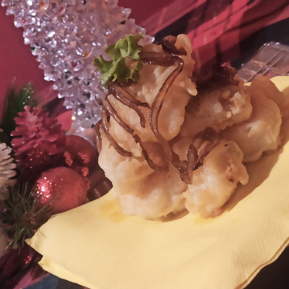 LA RICETTA – Baccalà fritto con cipolla caramellata