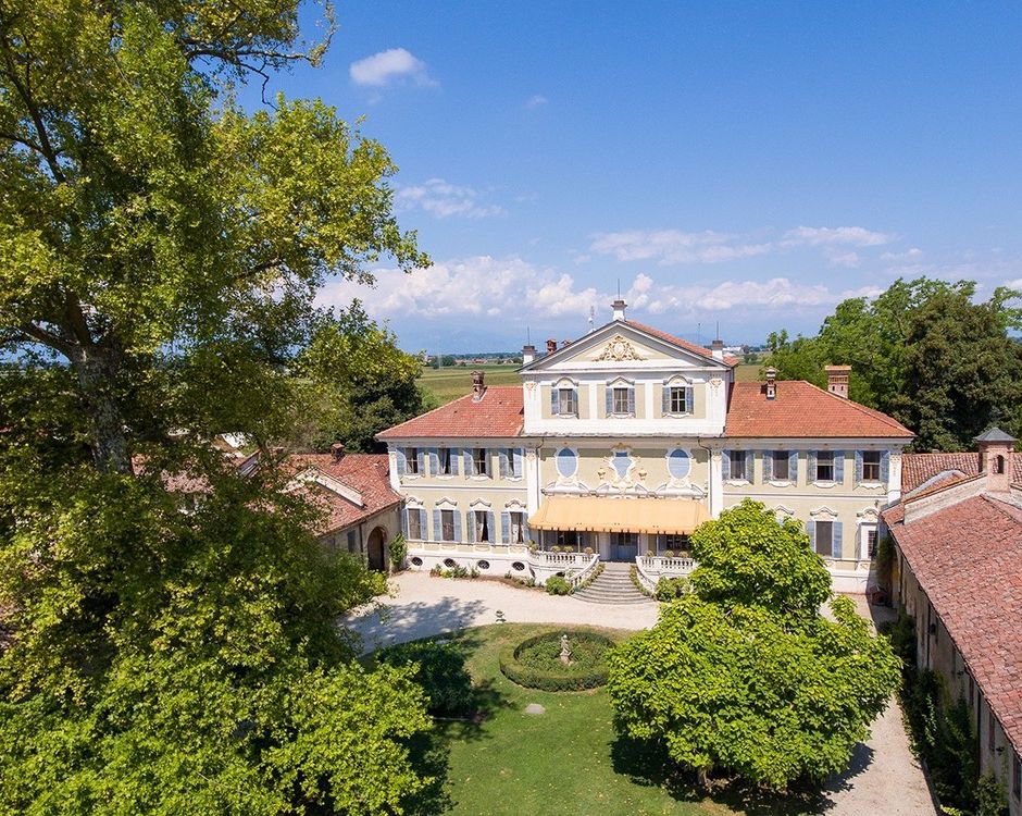 Il Sentiero sul Maira e i nobili Ceriana filo conduttore della prima visita autunnale di Tenuta Berroni