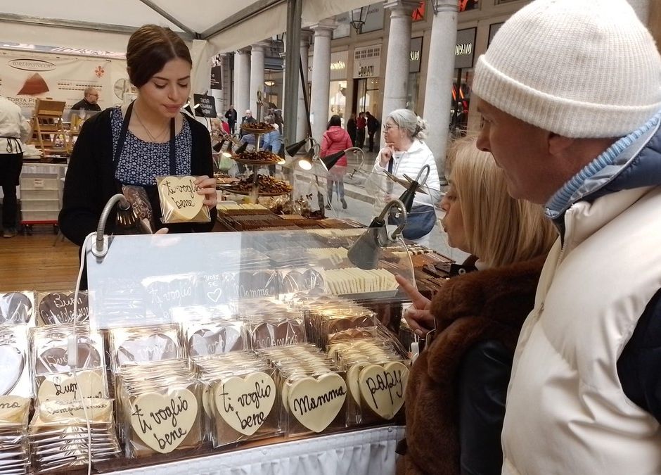 I golosi alla prova del 4: nel centro di Torino torna il gusto di Dolci Portici