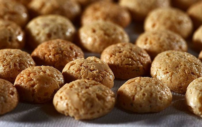 Semplicità, storia e tradizione in un dolce piccolissimo: i Nocciolini di Chivasso