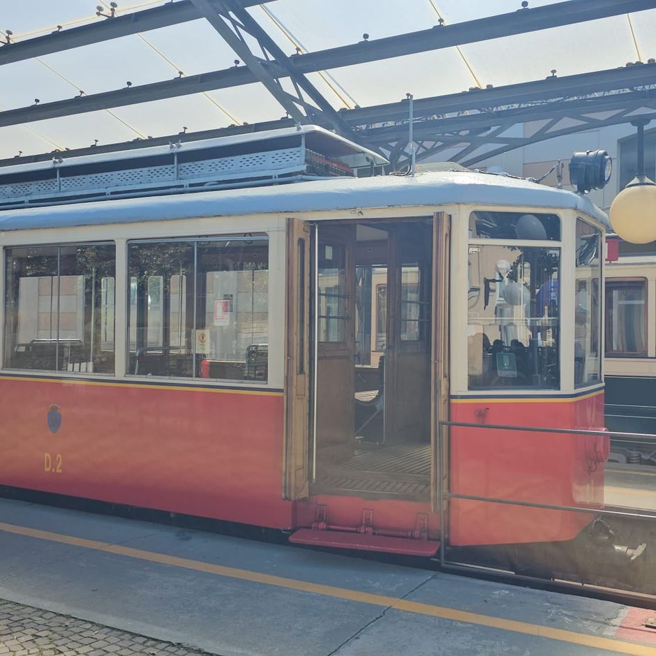 Torino riaperto il ristorante della Stazione Sassi e il bar di Superga: viaggio in gusto sulla Tramvia [VIDEO]