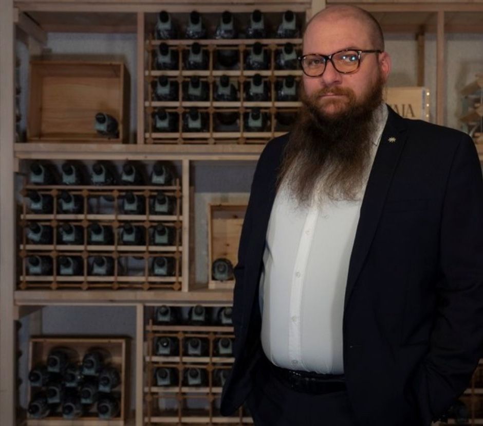 Bruno Bottazzi (Enoteca Besozzo) &quot;Il Covid non ci ha tolto il piacere del vino, anzi ha fatto aumentare la ricerca della qualità&quot;