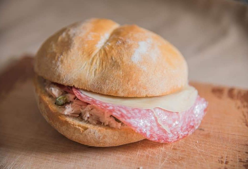 Pasqualino Gourmet annuncia un contest dedicato al panino tipico di Alberobello, nell'ambito del food festival che si svolgerà dal 7 al 14 agosto 2024