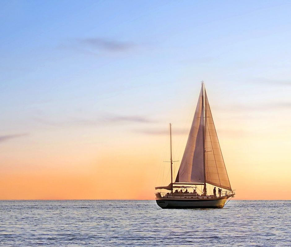 Vacanza in Costa Azzurra in barca a vela: come organizzarla al meglio