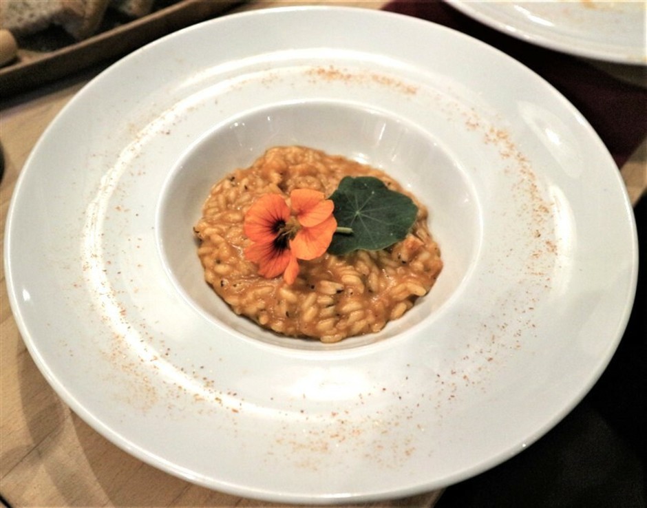 Risotto Carnaroli al Gambero Rosso e Nasturzio: la Ricetta Firmata Enrico Derflingher