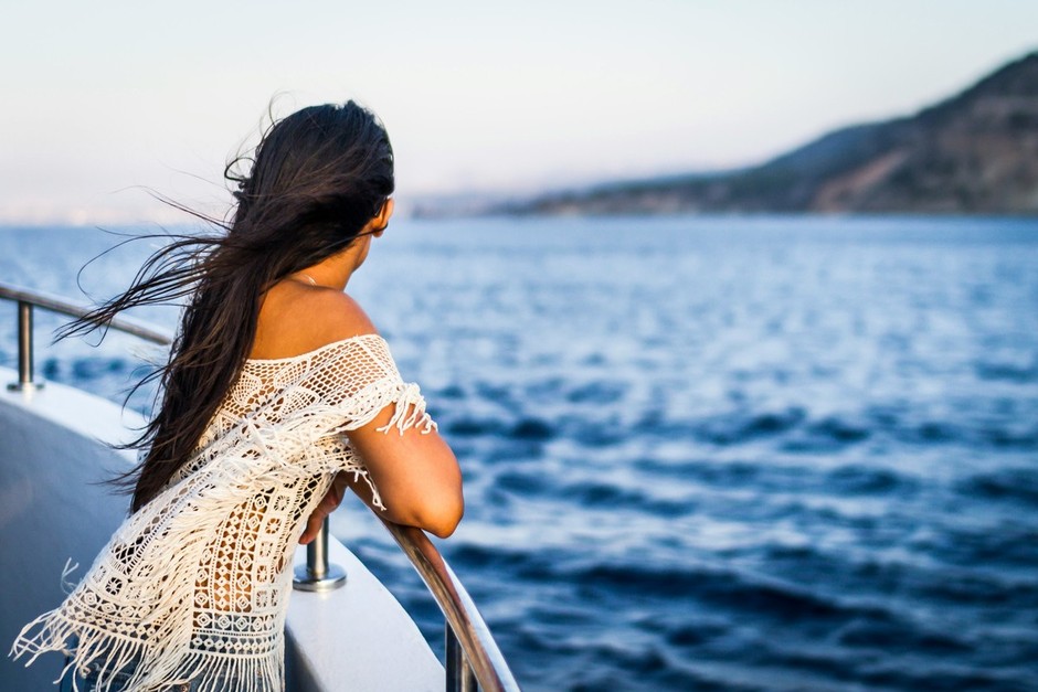 Il fascino senza tempo delle crociere: viaggio tra relax e luoghi da sogno