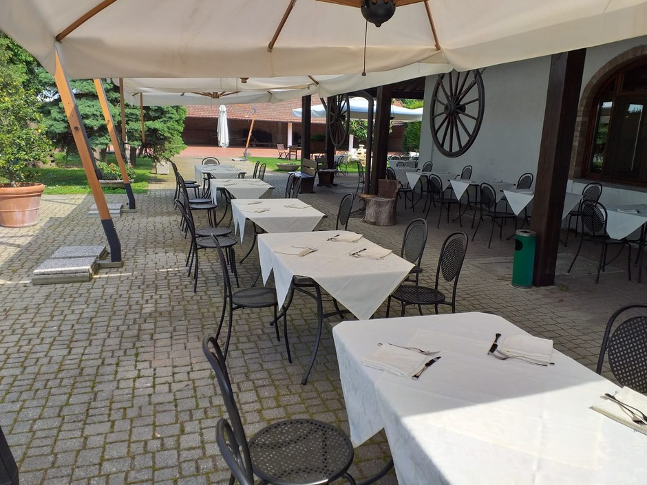 Tortona (AL) Il dehors del Carrettino garantisce relax e gusto a chilometro zero