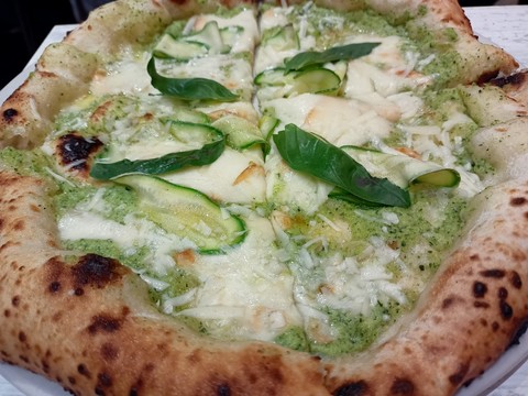Un'esperienza gastronomica unica a Sant'Antonino di Susa (TO): nella pizza la fusione perfetta tra Italia e Australia