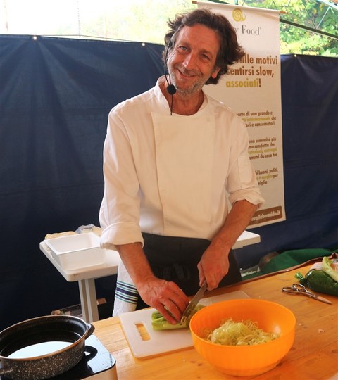 Lo chef Federico Lanteri protagonista in Valle Bormida con uno show cooking che ha unito tradizione e innovazione. (Foto)