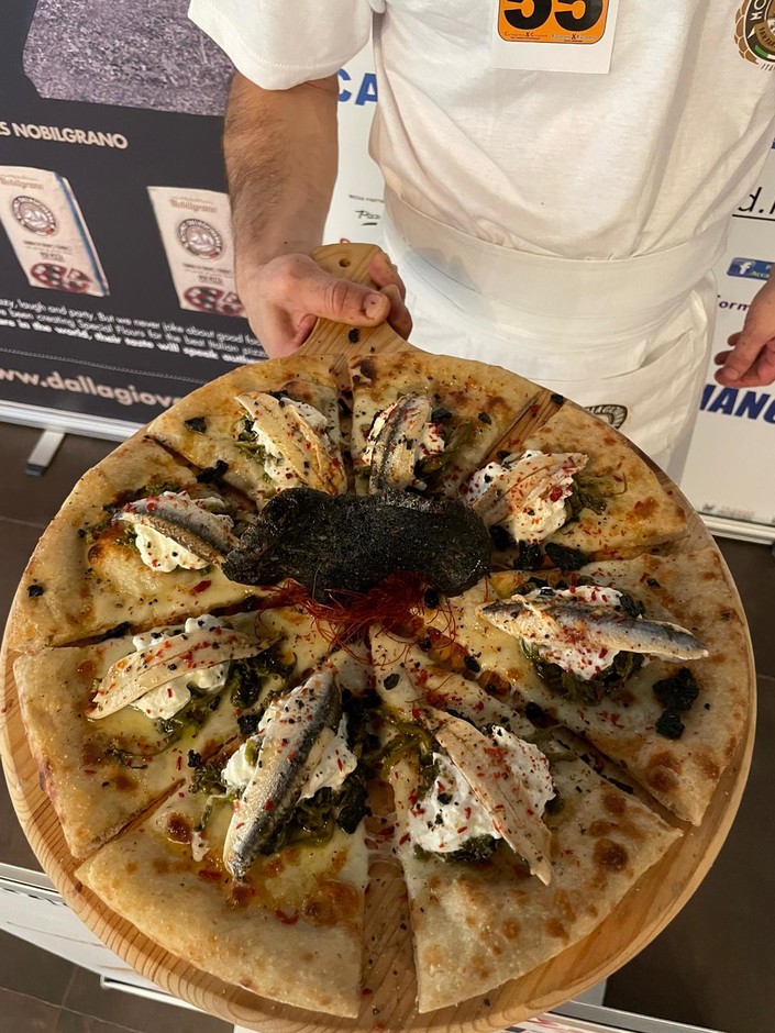 Pizza classica più buona d'Italia? La sforna Giuseppe e la gustate Da Ciro a Gallarate (VA)