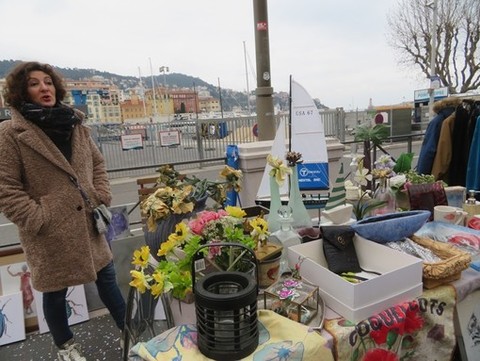 Tanti oggetti e tante curiosità nei marché à la brocante della Costa Azzurra