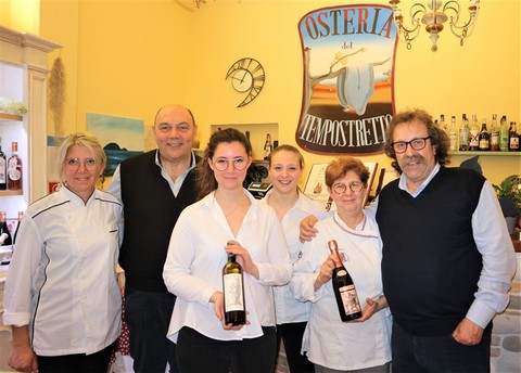 Albenga: sold out all’Osteria del Tempo Stretto di Albenga per la degustazione dei vini del Trentino della cantina Pojer e Sandri (Foto)