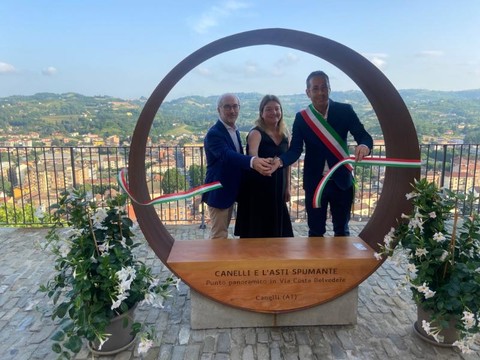 Il Consorzio dell'Asti Spumante e del Moscato d'Asti all'inaugurazione dei punti panoramici di Canelli