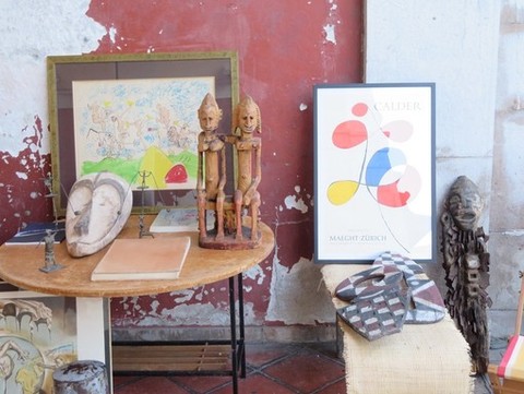 Tanti oggetti e tante curiosità nei marché à la brocante della Costa Azzurra