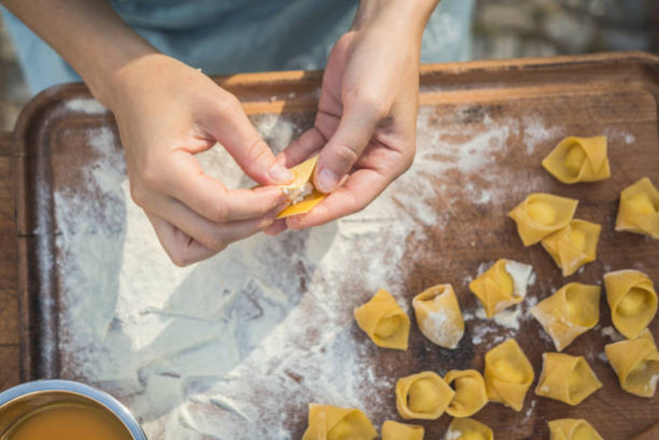 Dell’Agnese, una tradizione di famiglia: pasta fresca e pasticceria ora anche a Pinerolo
