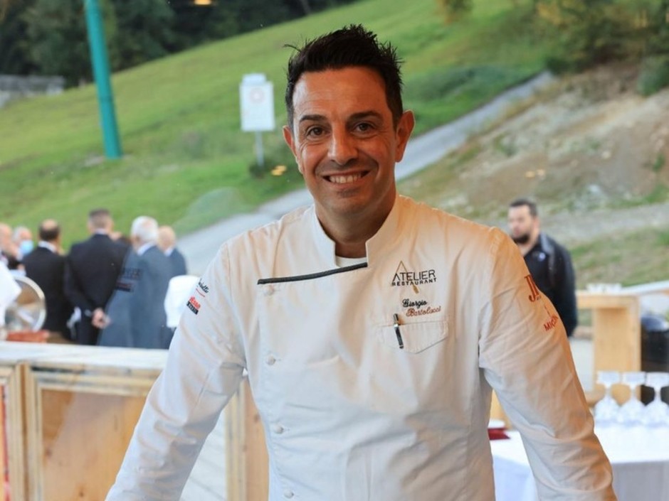 Lo chef Giorgio Bartolucci a Ischia safari, evento di tre giorni dedicato alla cucina mediterranea