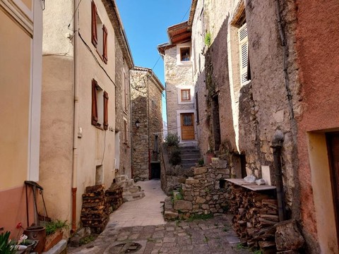 Alpes Maritimes: alla scoperta del villaggio di Roussillon (Foto)